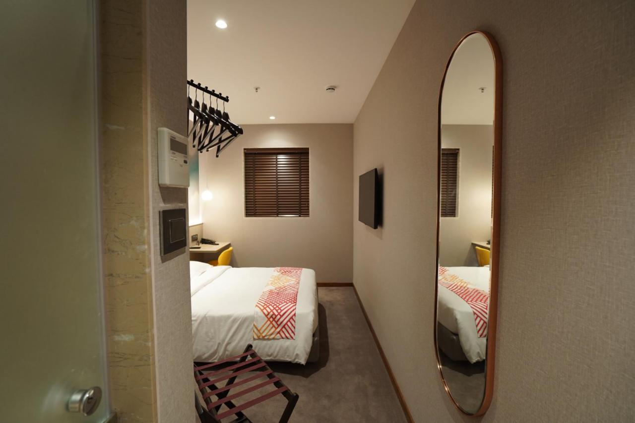 Ginger Mumbai, Goregaon Luaran gambar